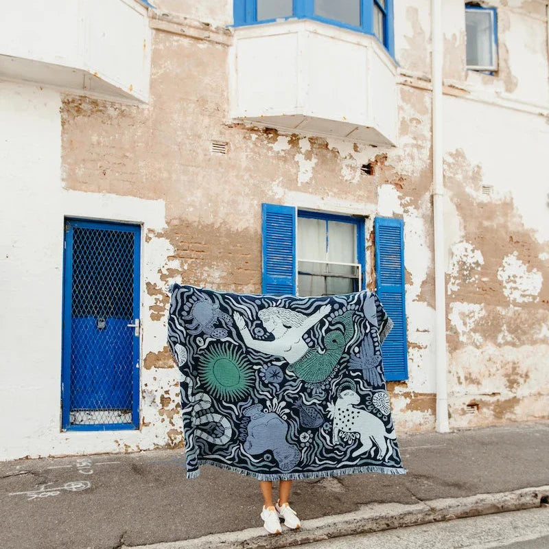 Mythos Throw